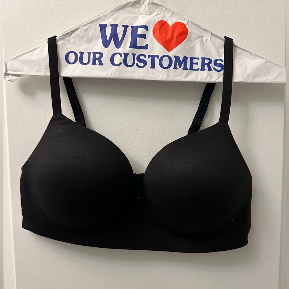 NWOT Victoria’s Secret Wireless push up bra